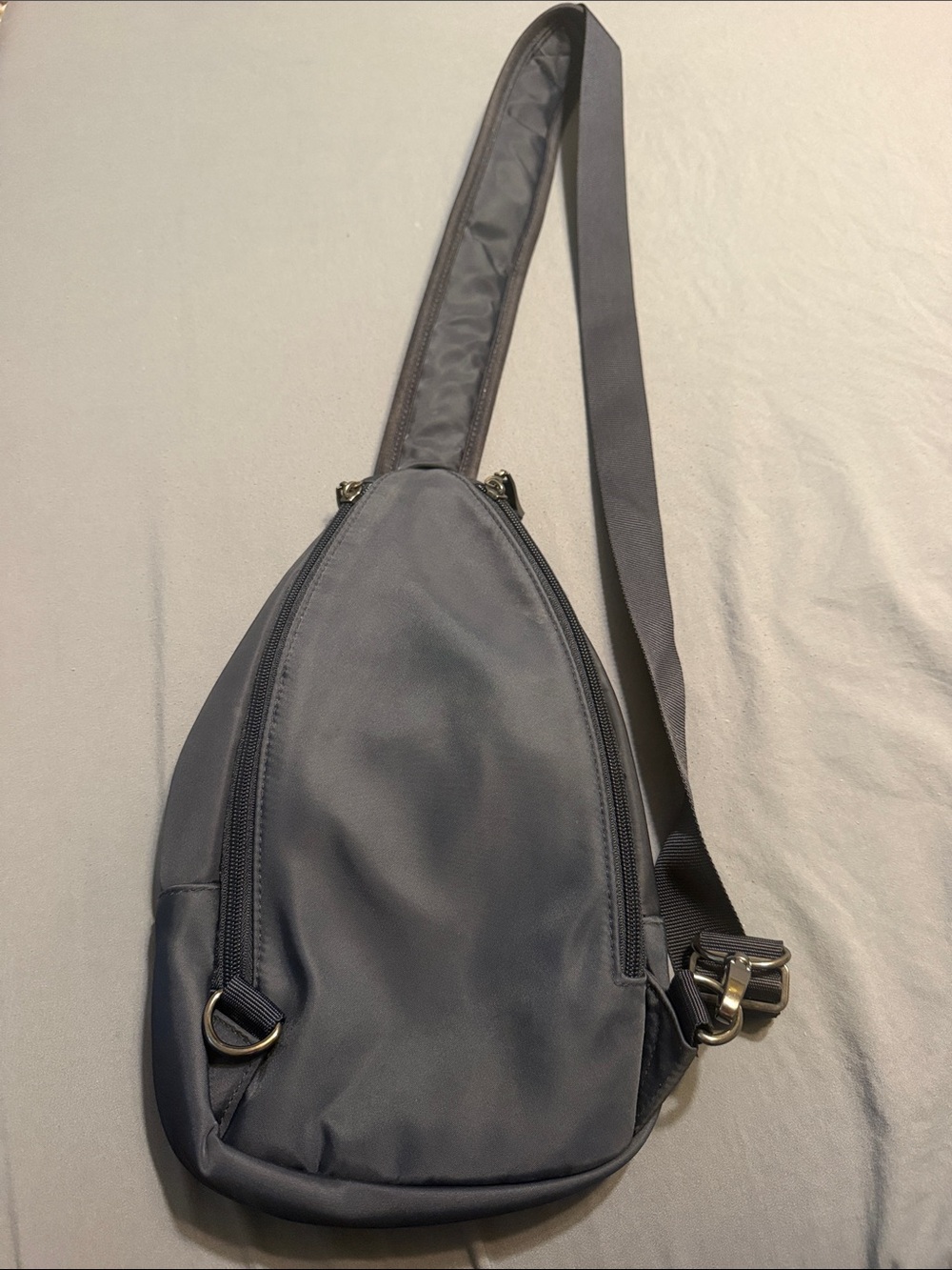 Baggallini Navy Crossbody Sling Bag - Picture 3 of 3